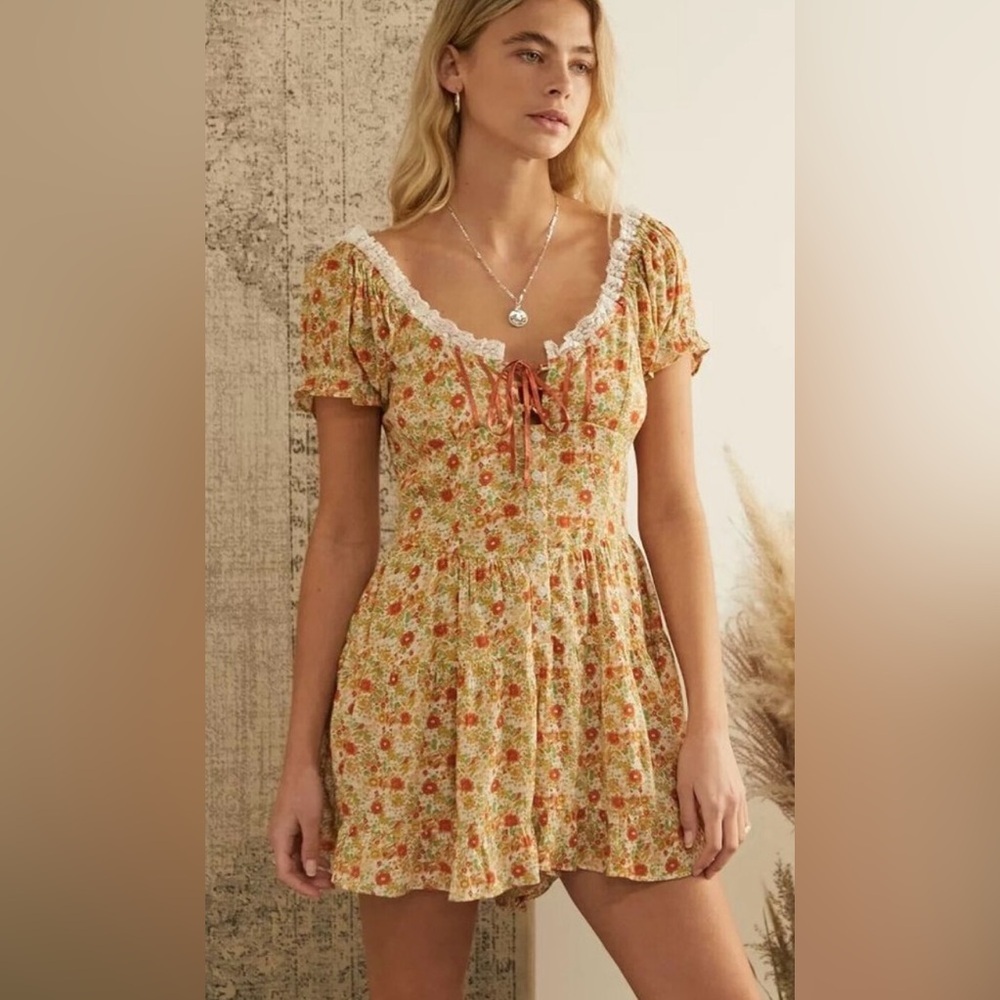 UO Urban Outfitters Lilly Floral Lace Peasant Romper Yellow Rust Floral Shorts